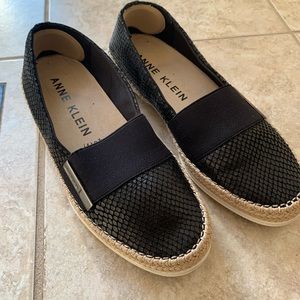 Anne Klein I flex Women’s Black Buckle leather flats slip-on size 9 M